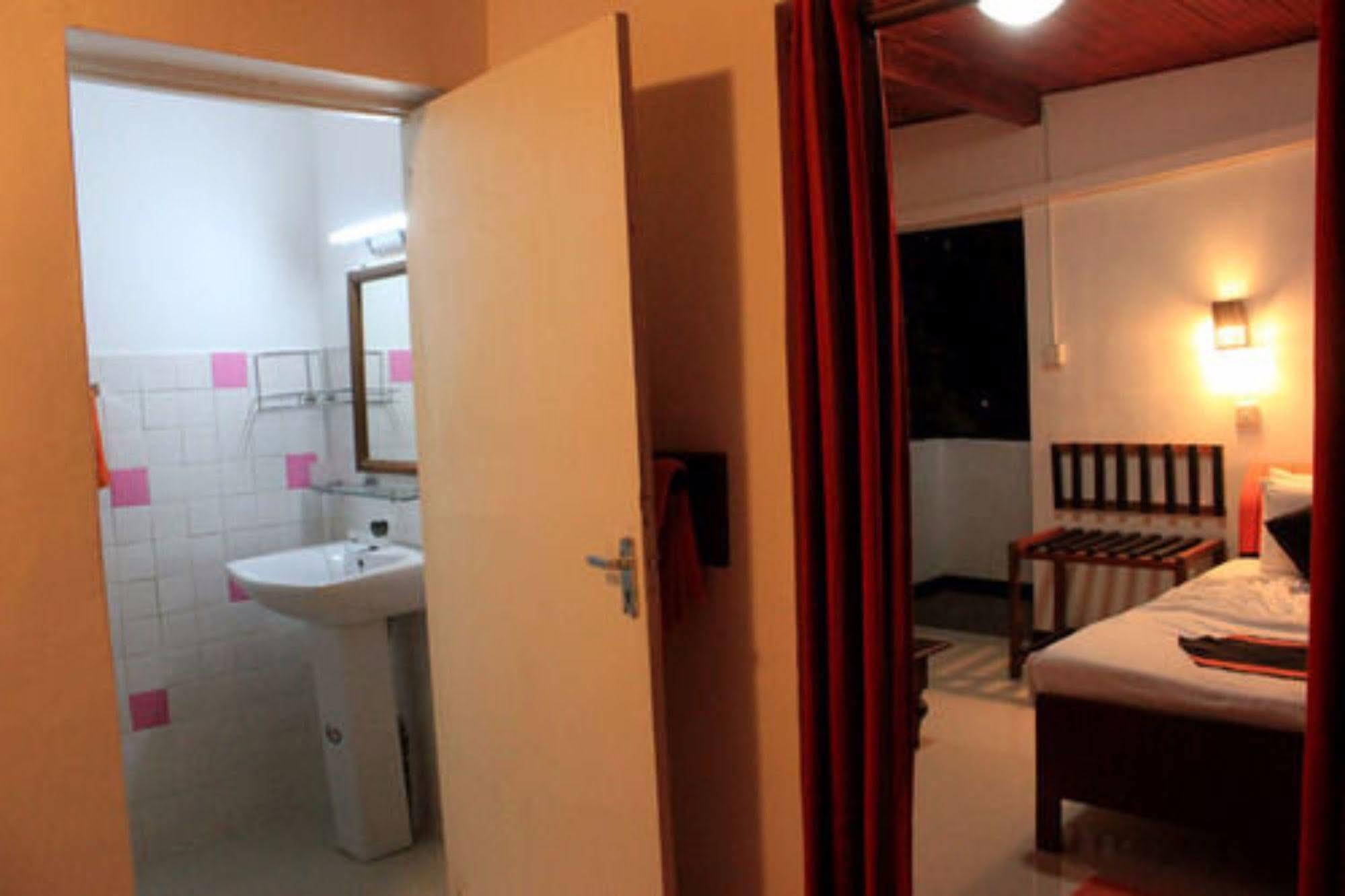 Samaya Beach Hotel Unawatuna Luaran gambar